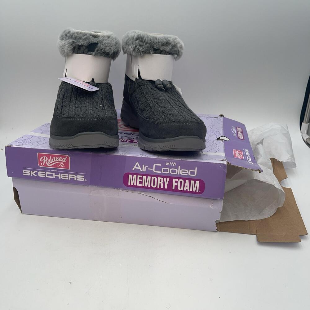 Skechers Easy Going Fall Ice Angel Boots Womens Gray Suede Fur New Size 9.5